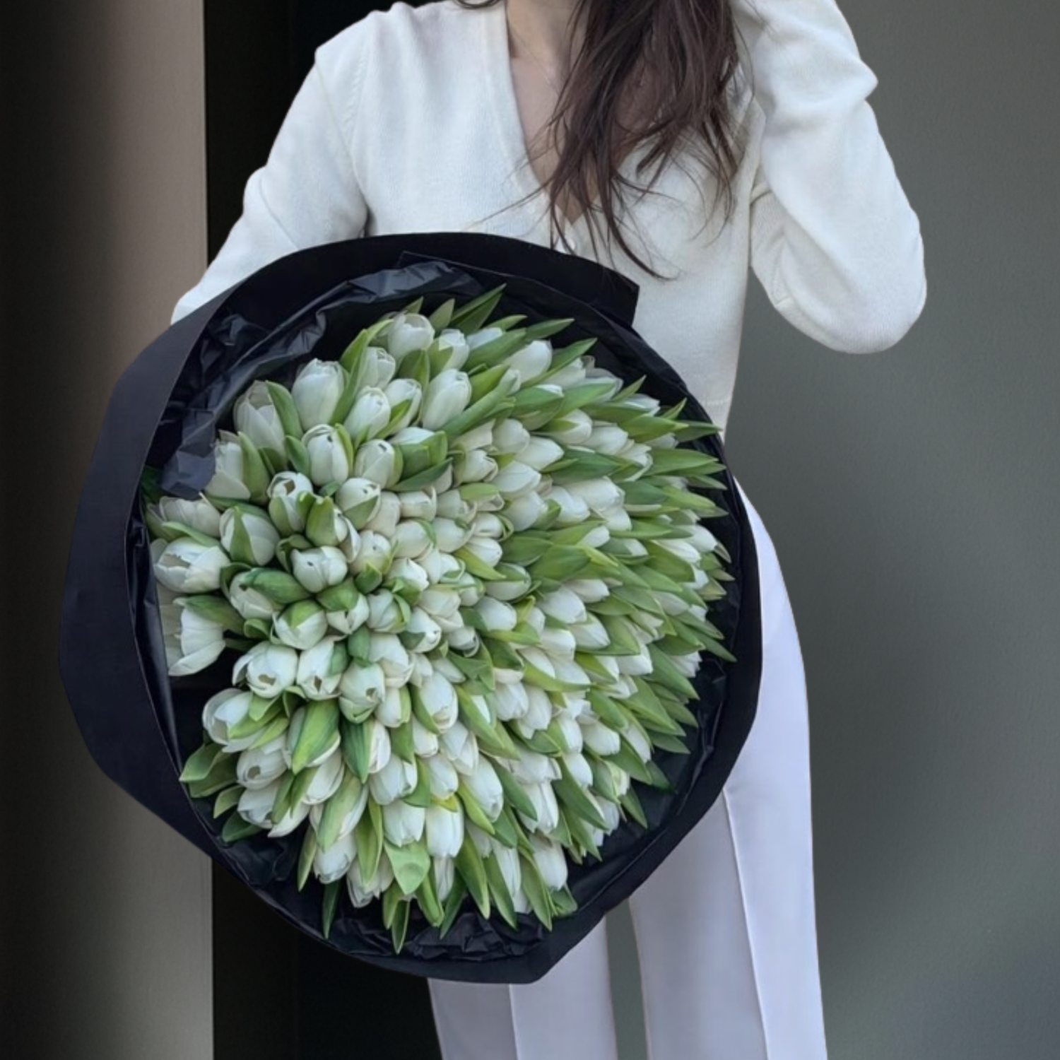 Bouquet of white tulips
