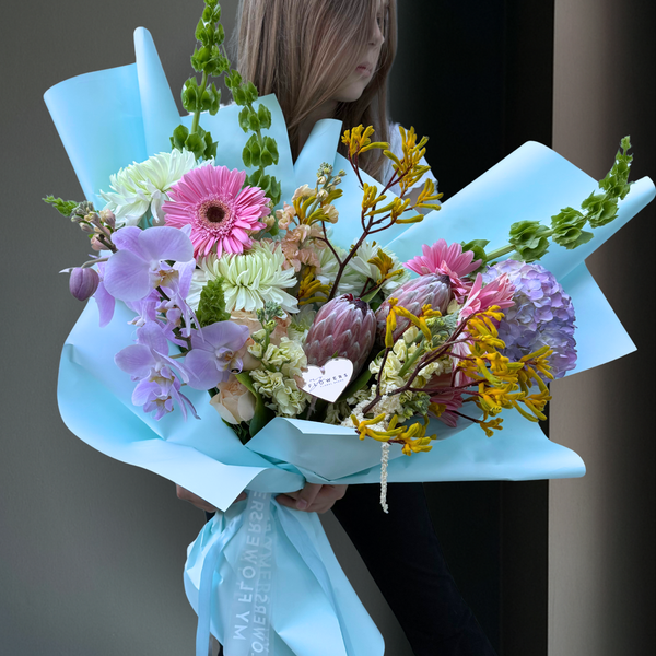 Sun-Kissed Blossom – Vibrant Chrysanthemums, Lisianthus, and Garden Roses