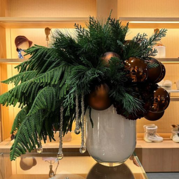 Christmas table arrangement